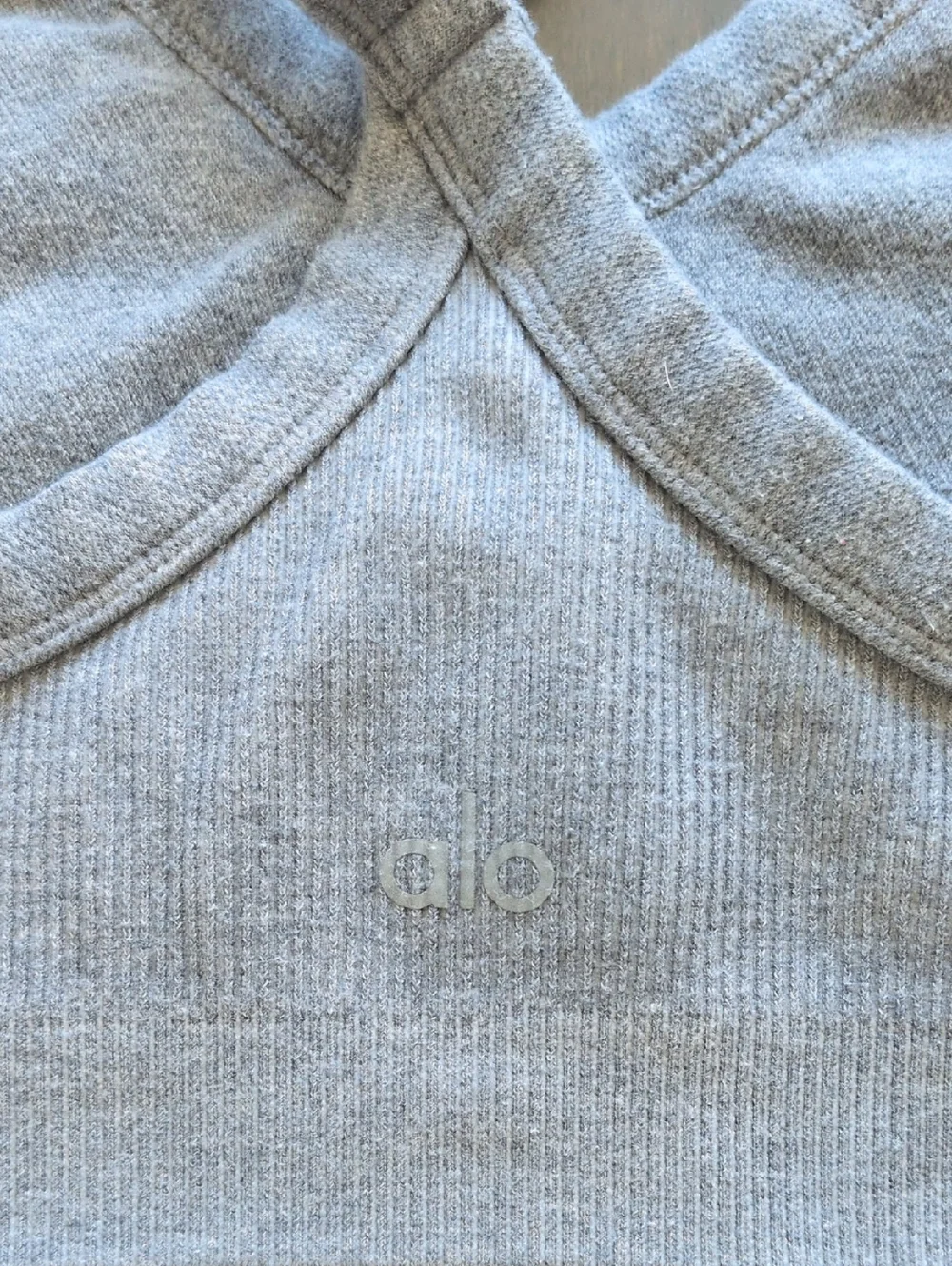 ALO Yoga Light Gray Ribbed Crossover Sports Bralette - Picture 4 of 5